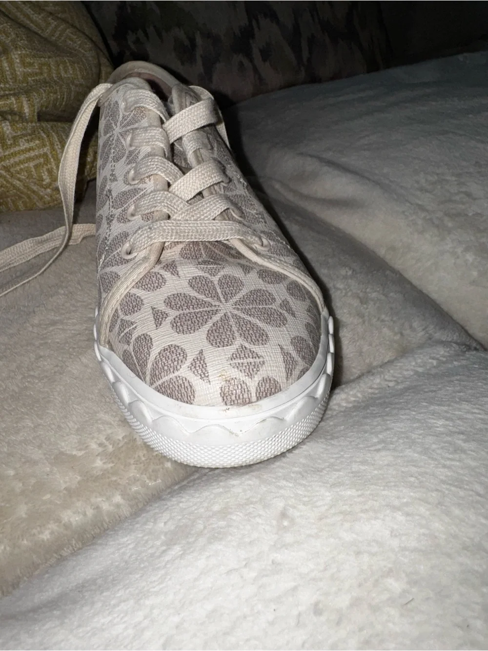 The Kate Spade Vale Spade Flower Coated Canvas Sneakers SZ 8.5B